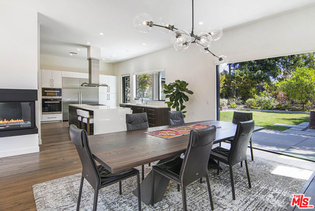362 N Norton Avenue, Los Angeles CA: https://media.crmls.org/mediaz/146ee6c6-44e3-4071-a222-771579df4272.jpg