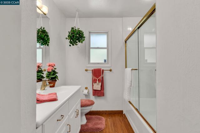 2032 Vanderslice Ave, Walnut Creek CA: https://media.crmls.org/mediaz/146f836f-1830-4d9e-aed4-72e9744e5ab0.jpg