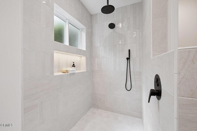 2711 2715 Dawson Avenue, Ventura CA: https://media.crmls.org/mediaz/147074ef-1b2f-4563-bc25-f2ee540cd92e.jpg