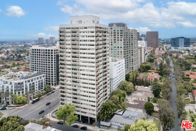 10701 Wilshire Boulevard, Los Angeles CA: https://media.crmls.org/mediaz/1470d0a6-7792-490d-966a-6b36d4021ef5.jpg