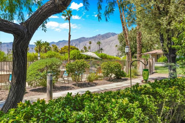 1901 Paseo Pelota, Palm Springs CA: https://media.crmls.org/mediaz/1471228e-831a-426c-afd8-620c67845339.jpg