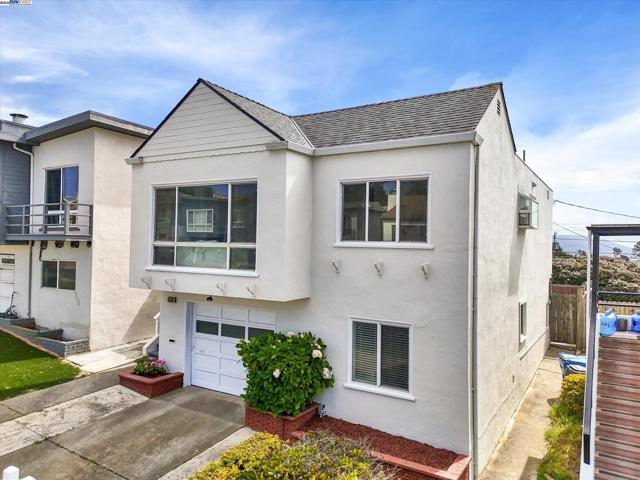 153 Morningside Dr, Daly City CA: https://media.crmls.org/mediaz/147165a4-6b86-4e1a-97e2-ed852ed08ddb.jpg