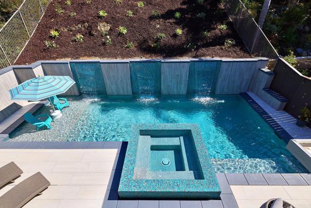 Detail Gallery Image 23 of 42 For 2266 Aventurine Place, Carlsbad,  CA 92009 - 4 Beds | 4 Baths