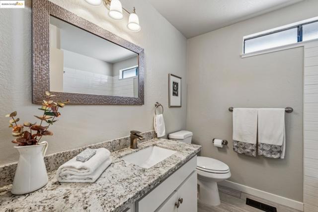 3684 May Rd, Richmond CA: https://media.crmls.org/mediaz/14723ae9-e043-49a1-b4c5-f3a443bf400a.jpg