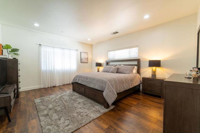 Image 18 of 73 For 35724 Linda Drive