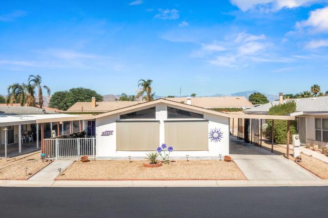 47685 Prado Way Way, Indio CA: https://media.crmls.org/mediaz/14729066-5dbe-44ae-be35-a7485ffcca60.jpg