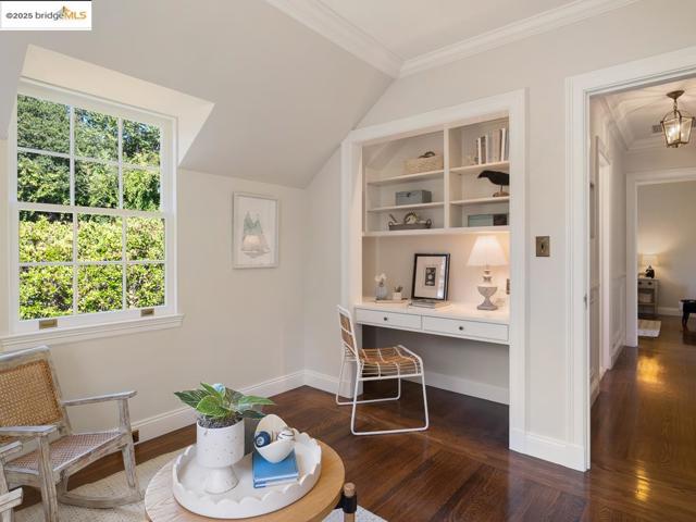120 Hazel Ln, Piedmont CA: https://media.crmls.org/mediaz/1472993b-6db6-4d66-ae1d-1b784d06625f.jpg