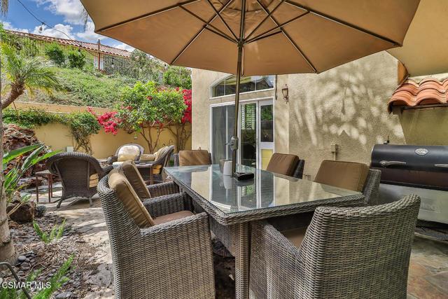 963 Corte Augusta, Camarillo CA: https://media.crmls.org/mediaz/1472c7a0-fee3-4a87-a470-1037e61c5679.jpg