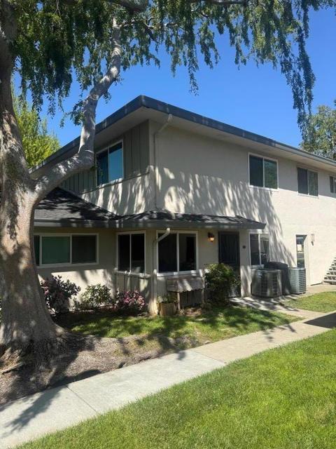 323 E Latimer Avenue, Campbell CA: https://media.crmls.org/mediaz/14731295-5867-495e-9bb7-38b17371285c.jpg