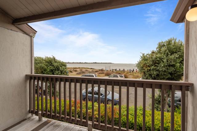 2101 Shore Line Drive, Alameda CA: https://media.crmls.org/mediaz/14735f15-50c5-421b-a905-2bf07c142c0b.jpg