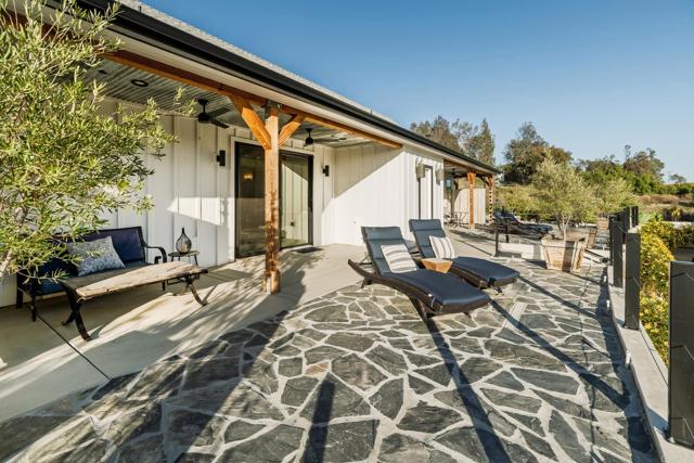 35715 Calle Nopal, Temecula CA: https://media.crmls.org/mediaz/147375ce-b1cc-42b4-8ba6-185d3e79f66a.jpg