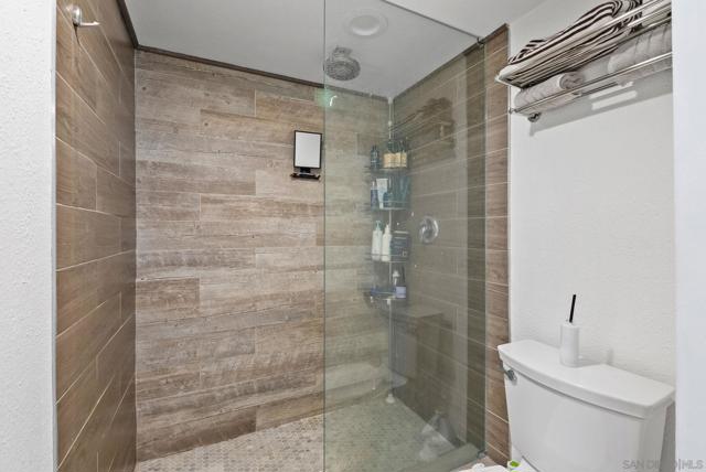 3535 Columbia St, San Diego CA: https://media.crmls.org/mediaz/14742fe4-efad-4382-af8c-7fdac0725788.jpg