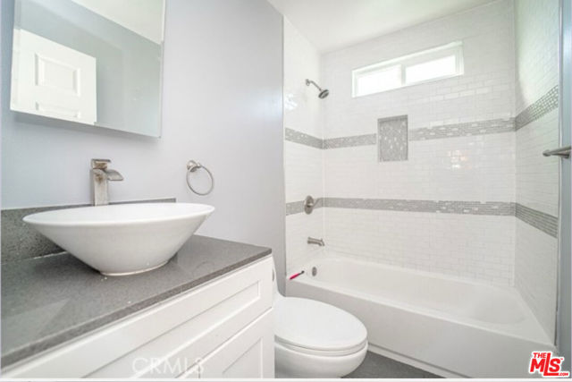 1583 E 41st Street, Los Angeles CA: https://media.crmls.org/mediaz/14748918-111a-4179-bbc1-a875fab31c79.jpg