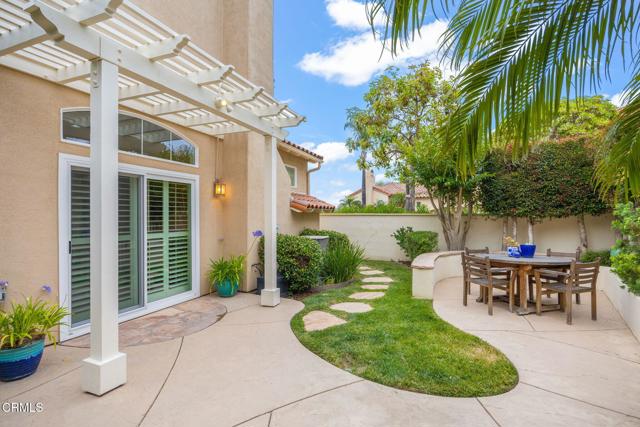 985 Corte Augusta, Camarillo CA: https://media.crmls.org/mediaz/147531e5-4166-46c6-8693-e6cc2ce0659c.jpg