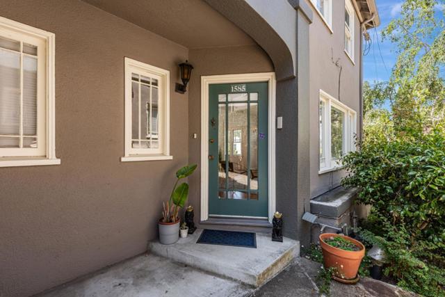 1585 Arch Street, Berkeley CA: https://media.crmls.org/mediaz/14759c62-9a7b-49c8-a66f-3ac33f49edef.jpg