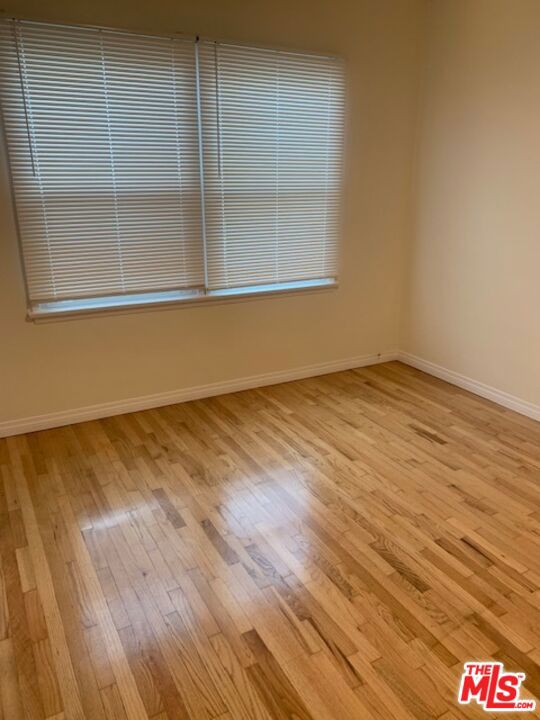 4131 Palmwood Drive, Los Angeles CA: https://media.crmls.org/mediaz/1475bf06-4983-4d40-acf1-0a02c720b5a0.jpg