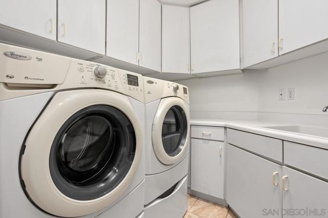757 Marigold Way, San Marcos CA: https://media.crmls.org/mediaz/1475e769-5d13-40db-a321-e207e90340c6.jpg
