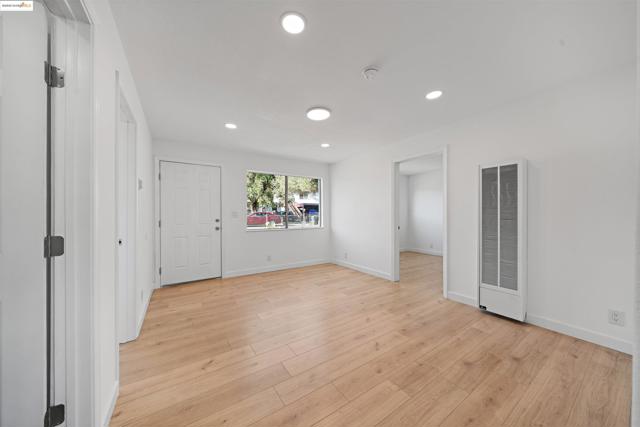4040 Ellis Rd, Martinez CA: https://media.crmls.org/mediaz/1476506f-443a-41fe-a296-7e16e6239d6e.jpg