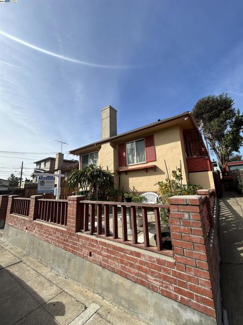 Details for 3055 Berlin Way, Oakland, CA 94602