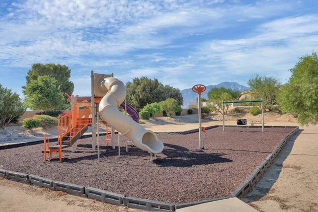 64178 Yosemite Lane, Desert Hot Springs CA: https://media.crmls.org/mediaz/14772753-75fd-49ce-9513-a14d343e7c00.jpg