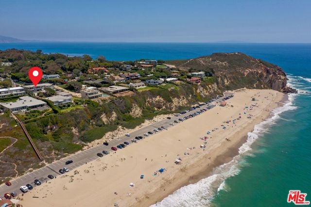 7273 Birdview Avenue, Malibu CA: https://media.crmls.org/mediaz/14777479-b914-4132-a8dd-b1f7bbe85499.jpg