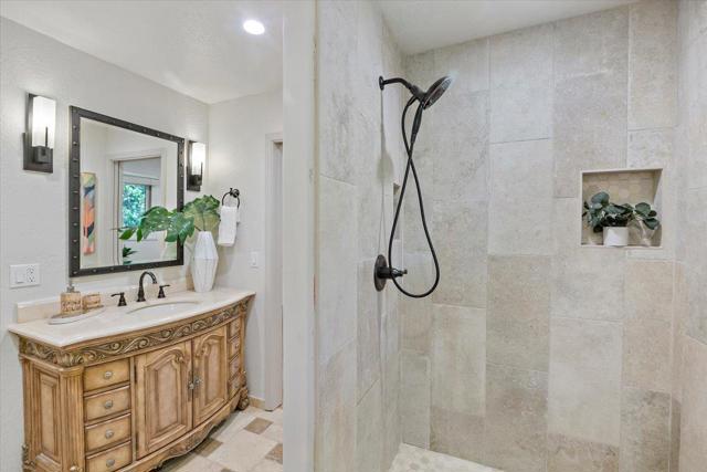 17095 Summit Way, Los Gatos CA: https://media.crmls.org/mediaz/14785470-881c-4405-8fe5-8ac16f5f9979.jpg