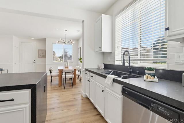 Detail Gallery Image 16 of 46 For 1720 Santa Ivy Ave, Chula Vista,  CA 91913 - 5 Beds | 3/1 Baths