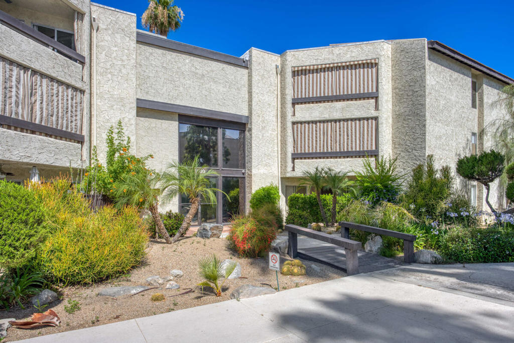 1500 S Camino Real #302a