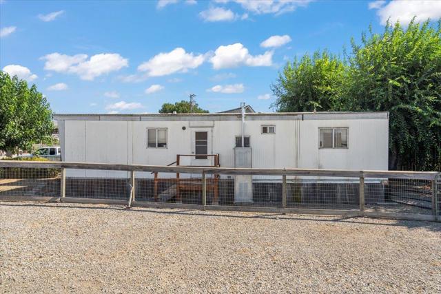 2675 Pacheco Pass Highway, Gilroy CA: https://media.crmls.org/mediaz/14795529-0637-4479-b824-4e4f62cedcc2.jpg