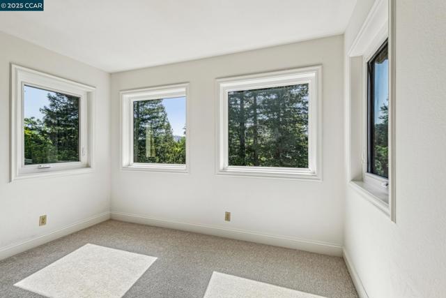 22 Ranger Ct, Alamo CA: https://media.crmls.org/mediaz/1479c642-d067-4462-9dc7-0a877c85a695.jpg
