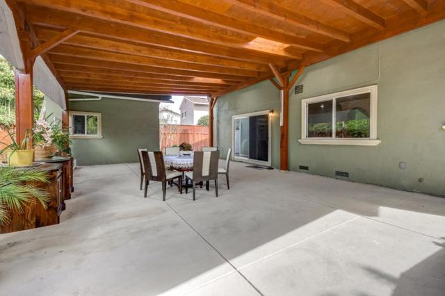 895 Greenwich Drive, Gilroy CA: https://media.crmls.org/mediaz/147a2c92-dd66-4170-a995-328213c26fba.jpg