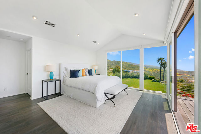 27450 Calicut Road, Malibu CA: https://media.crmls.org/mediaz/147ac48a-2a00-4b28-9f8e-629a3650c8e6.jpg