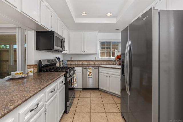 9530 Whellock Way, San Diego CA: https://media.crmls.org/mediaz/147ba8d0-4a1b-4323-9f43-246536c83d88.jpg