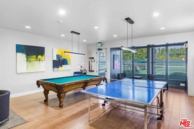 10221 Briarwood Drive, Los Angeles CA: https://media.crmls.org/mediaz/147bcd06-dc90-4e01-8c37-74756ddaa88e.jpg