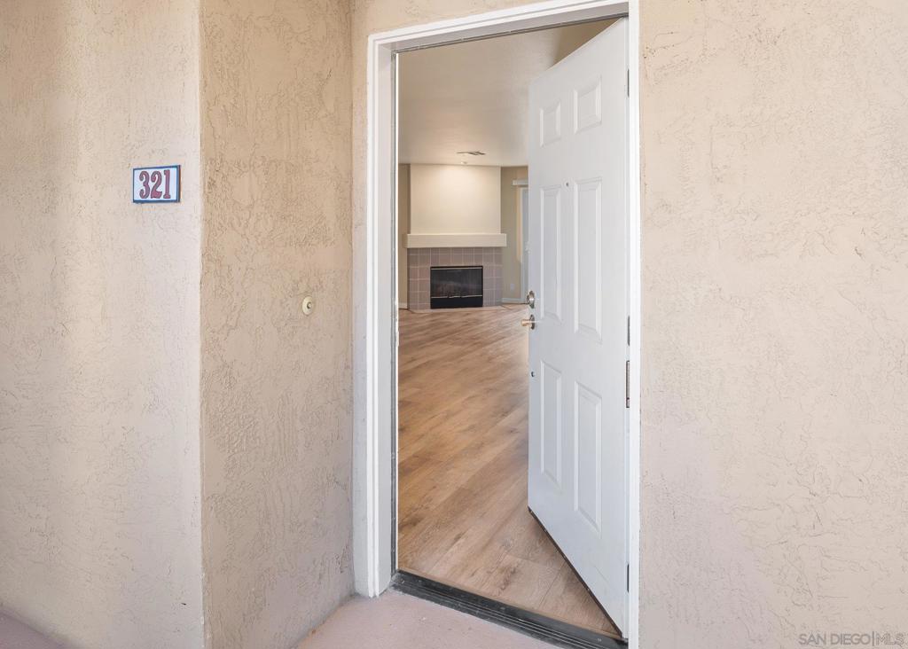 580 Camino De La Reina - photo 6