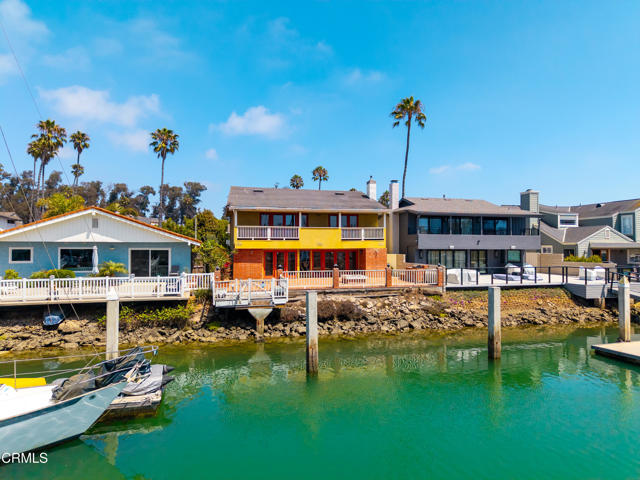 2851 Seahorse Avenue, Ventura CA: https://media.crmls.org/mediaz/147c7f52-2d94-4252-b6f5-db85360a9f2e.jpg