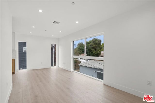 4922 S Centinela Avenue, Los Angeles CA: https://media.crmls.org/mediaz/147cb24f-74db-4317-8fa5-9a15da861401.jpg