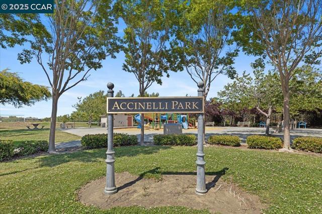 34102 Zaner Way, Union City CA: https://media.crmls.org/mediaz/147cce2a-921c-4d1d-9204-0589b0737517.jpg