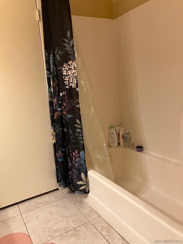 https://media.crmls.org/mediaz/147cefa4-5ce2-49e0-af09-4c12c68c2af7.jpg?preset=X-Large