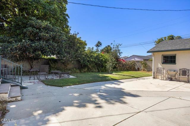 247 Douglas Avenue, Oxnard CA: https://media.crmls.org/mediaz/147d4fcc-720a-4e5d-b783-9e0c2e7320ca.jpg