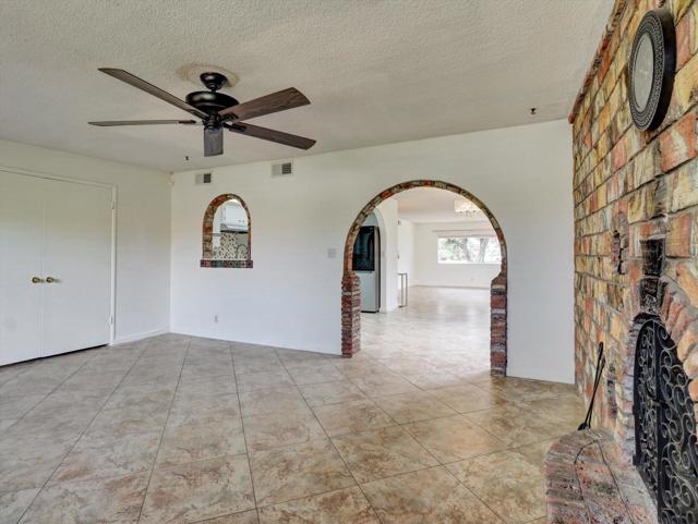 9980 Hoylake Road, Desert Hot Springs CA: https://media.crmls.org/mediaz/147da4dd-b4cb-4cb6-b74a-e169c3acfca1.jpg
