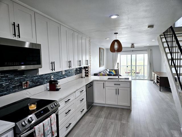 1111 Seacoast, Imperial Beach CA: https://media.crmls.org/mediaz/147dfc64-8f51-425d-98de-f816c347ae1d.jpg