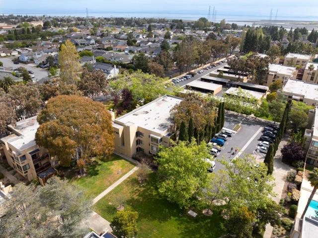 910 Beach Park Boulevard, Foster City CA: https://media.crmls.org/mediaz/147e3973-2ca8-42d2-b8f9-919951b92975.jpg