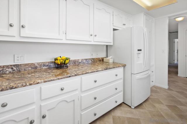 271 Gull Pl, El Cajon CA: https://media.crmls.org/mediaz/147e50eb-4174-4049-af15-d60f70492243.jpg