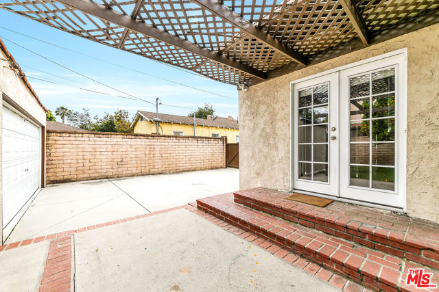 2524 Federal Avenue, Los Angeles, California 90064, 3 Bedrooms Bedrooms, ,2 BathroomsBathrooms,Single Family Residence,For Sale,Federal,24394179