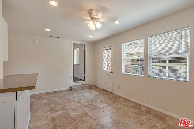 22125 Costanso Street, Woodland Hills CA: https://media.crmls.org/mediaz/147e894b-7eb5-4790-8c64-f6321bc5f493.jpg
