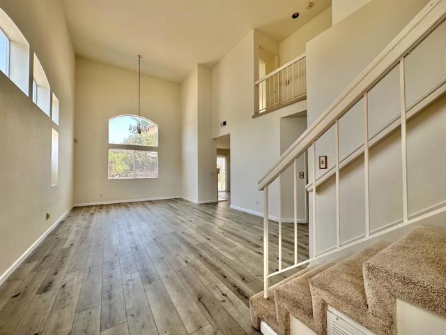 Detail Gallery Image 3 of 25 For 579 via La Paloma, Chula Vista,  CA 91910 - 4 Beds | 3 Baths