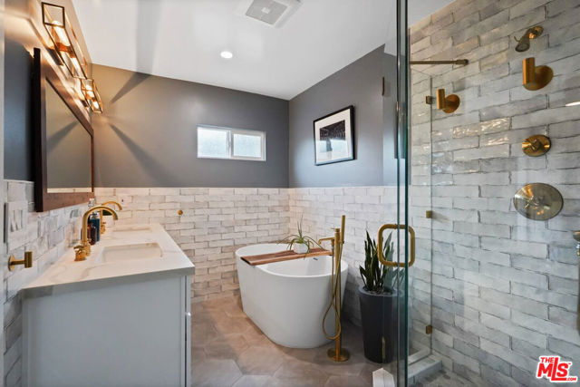3625 Somerset Drive, Los Angeles CA: https://media.crmls.org/mediaz/147f1e00-2f82-44de-829a-18f6fb788e9d.jpg