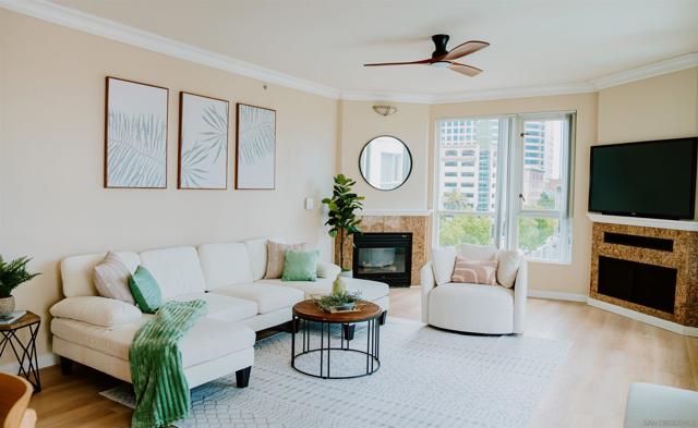 1240 India St, San Diego CA: https://media.crmls.org/mediaz/147f512c-21e5-4e50-8439-6be6e1e55f4d.jpg