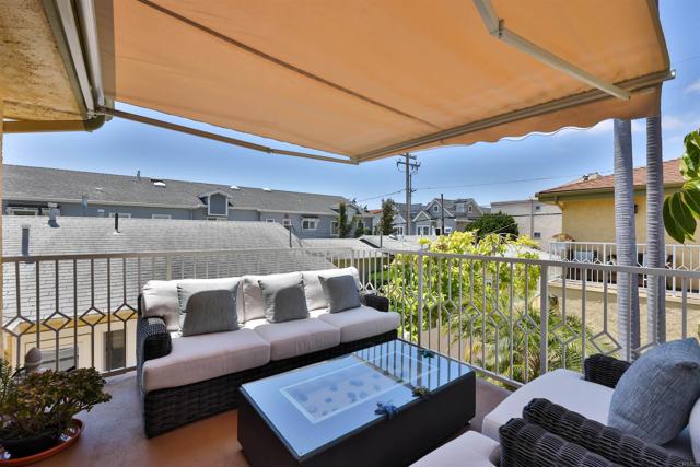 Detail Gallery Image 6 of 21 For 810 D Ave, Coronado,  CA 92118 - 2 Beds | 2 Baths